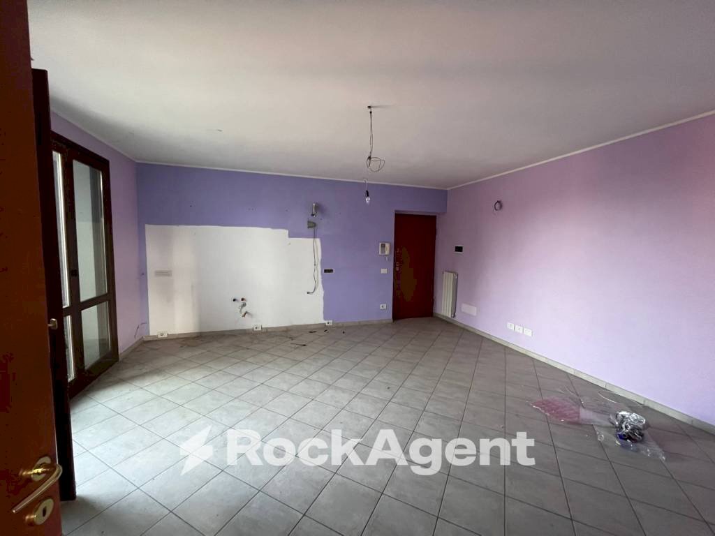 Cucina - Trilocale via Romera Vecchia, 25, Broni - foto 3