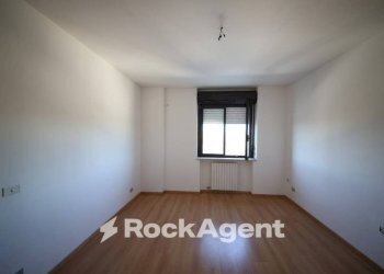 Camera da letto - Quadrilocale piazza Sandro Pertini, 12, Taranto - foto 14