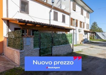 Facciata - Casa indipendente via Mammianese Nord, Montecarlo - foto 1