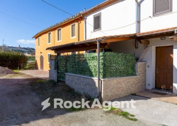 Facciata - Casa indipendente via Mammianese Nord, Montecarlo - foto 22