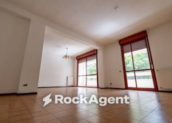 Cucina - Three-room apartment via Magenta, 13A, Catanzaro - photo 1
