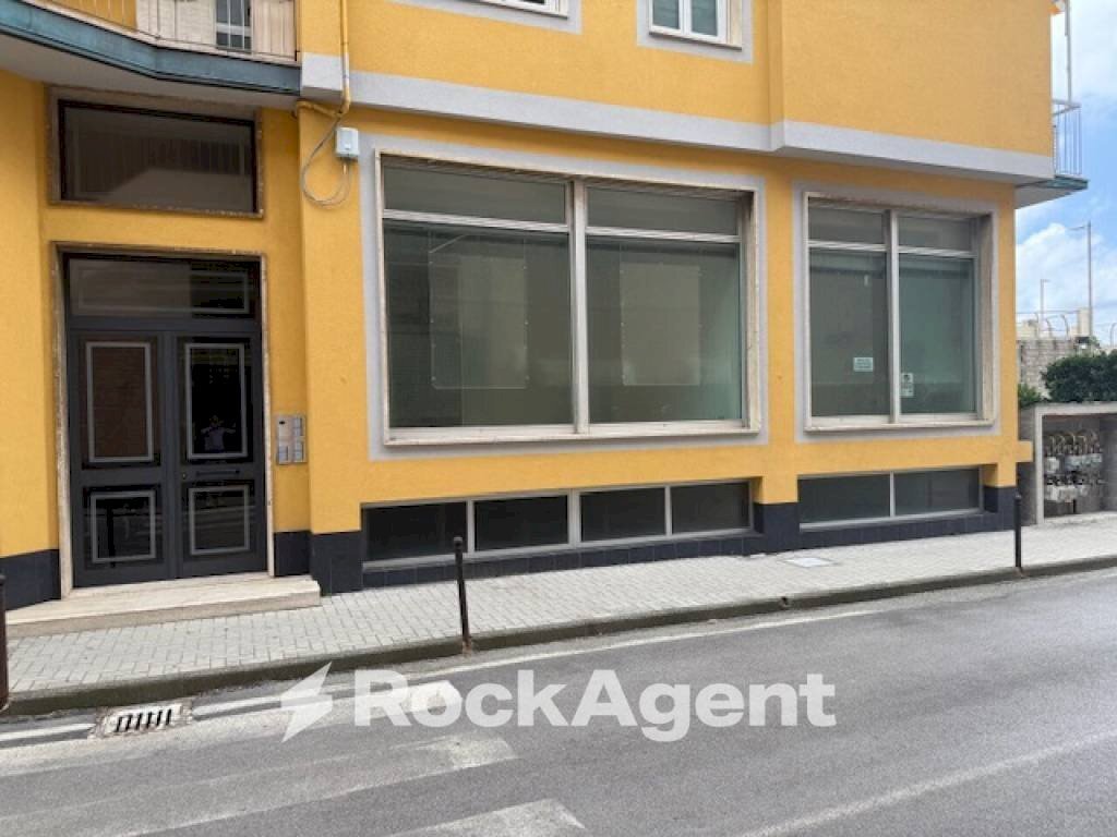 Facciata - Altro piazza Del Popolo, 1, Deiva Marina - foto 2