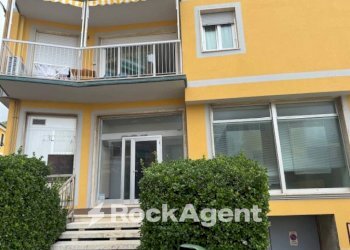 Facciata - Altro piazza Del Popolo, 1, Deiva Marina - foto 18