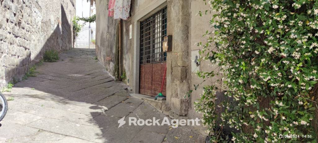 Zona - Magazzino via San Rocco, 3, Viterbo - foto 1