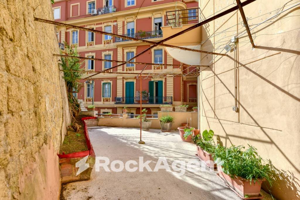 Balcone - Quadrilocale via Torquato Tasso, Napoli (zona Vomero) - foto 1