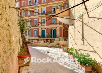 Balcone - Quadrilocale via Torquato Tasso, Napoli (zona Vomero) - foto 1