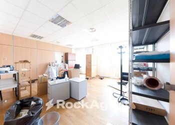 Interno non residenziale - Ufficio via Francesco Rolla, 13, Genova (zona Sampierdarena) - foto 8