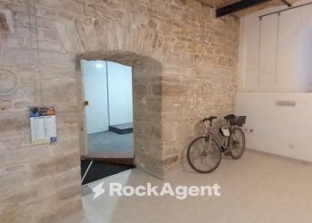 Interno palazzo - Negozio via Camponocecchio 15, Genga - foto 19