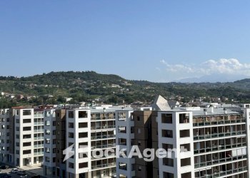 Vista - Appartamento viale Sandro Pertini, 6, San Giovanni Teatino - foto 2