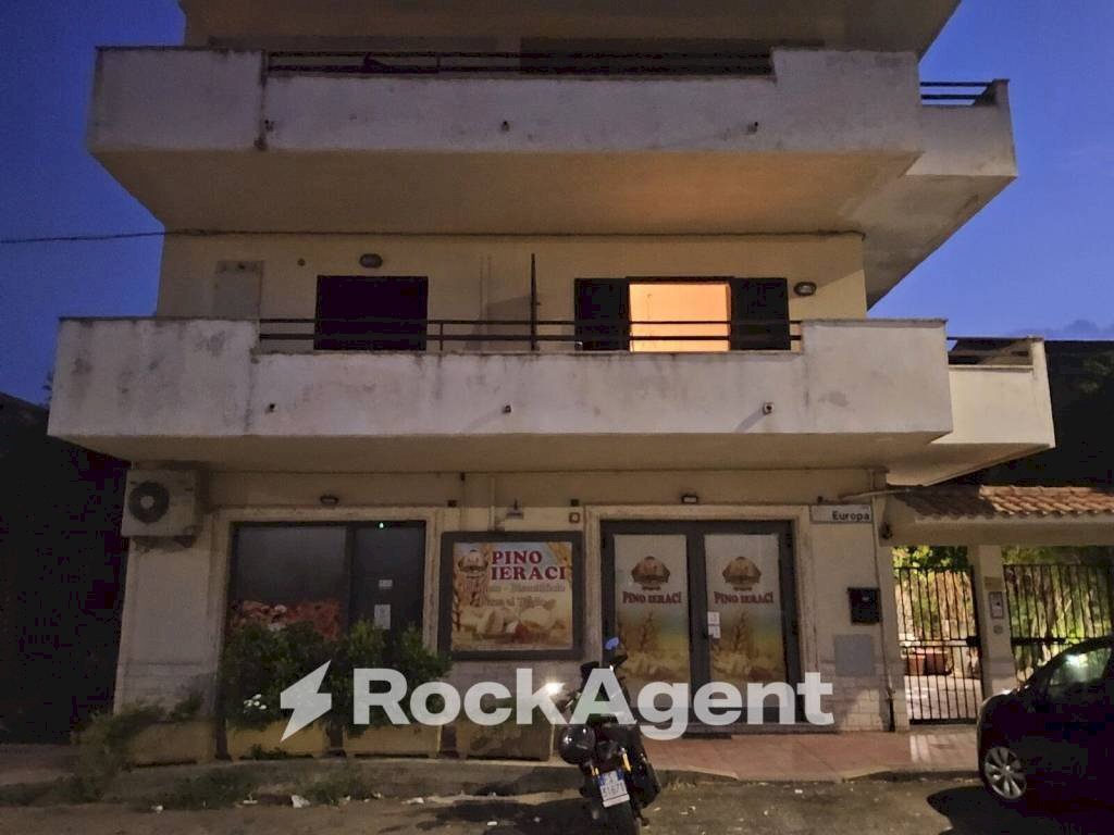 Facciata - Bilocale viale Europa, Siderno - foto 2