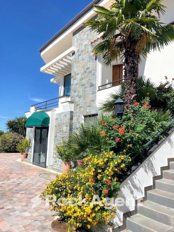 Giardino - Villa contrada Pozzo Misseo, Matera - photo 3