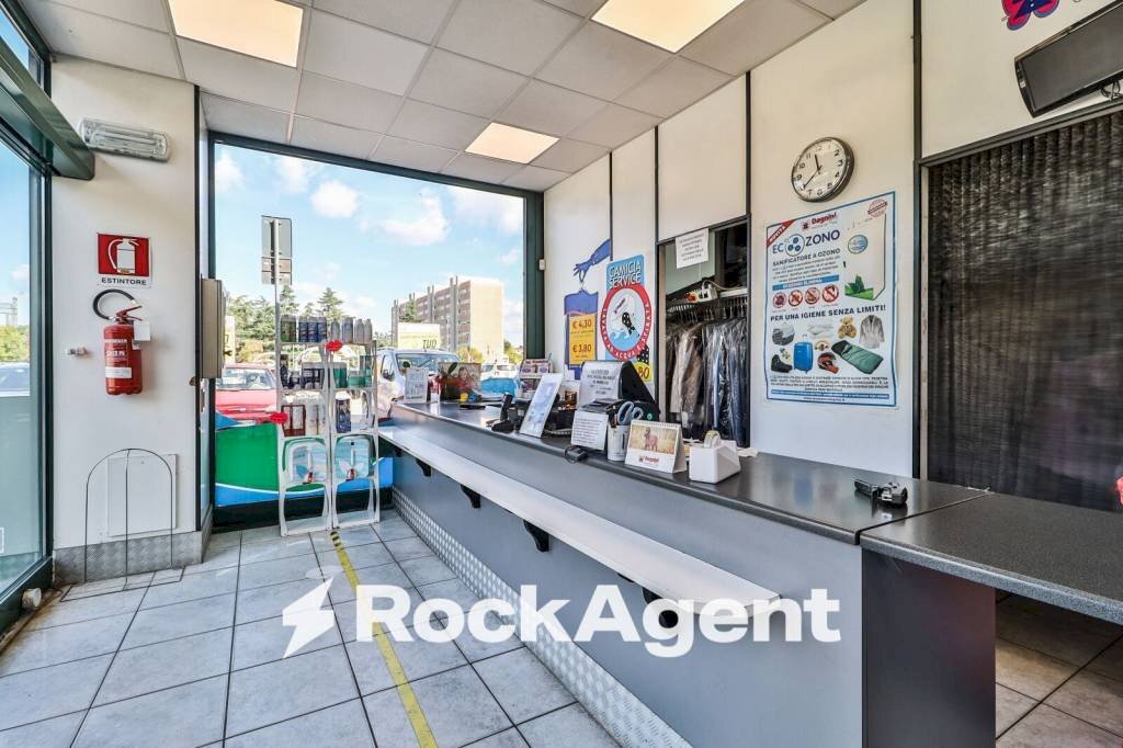 Interno non residenziale - Negozio via Amilcare Ponchielli, 23, Bologna (zona Savena) - foto 1