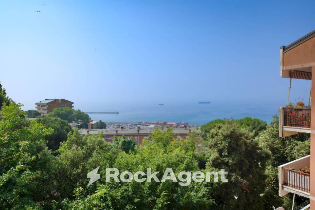 Vista - Quadrilocale via della Benedicta, Genova (zona Voltri) - foto 2