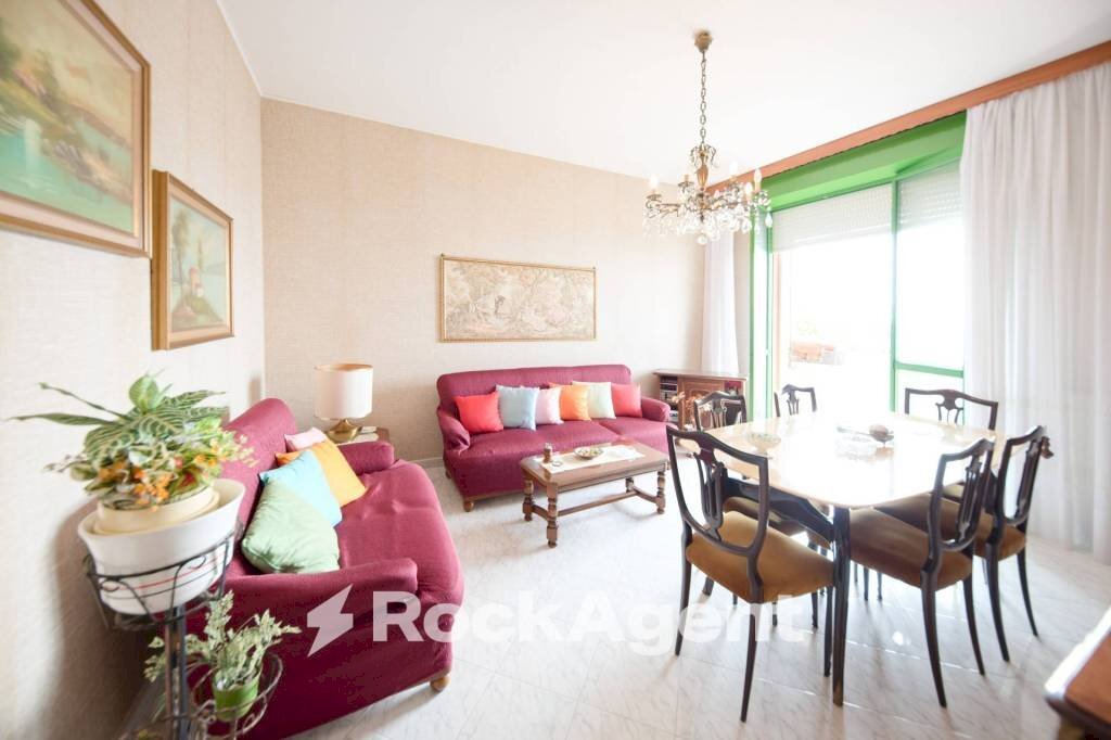 Salone - Quadrilocale via della Benedicta, Genova (zona Voltri) - foto 3