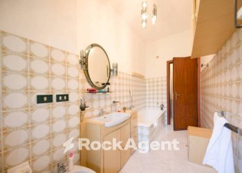 Bagno - Quadrilocale via della Benedicta, Genova (zona Voltri) - foto 15