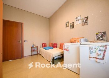 Camera da letto - Quadrilocale via della Benedicta, Genova (zona Voltri) - foto 11