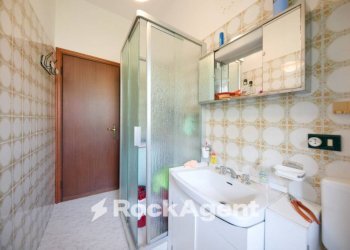 Bagno - Quadrilocale via della Benedicta, Genova (zona Voltri) - foto 16