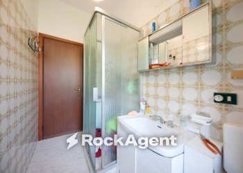 Bagno - Four-room apartment via della Benedicta, Genova (neighborhood Voltri) - photo 16