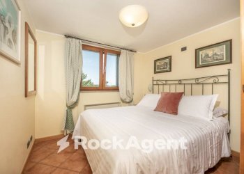 Camera da letto - Appartamento via di Marco Simone, 80, Guidonia Montecelio - foto 20