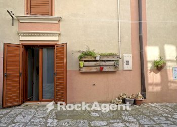 Cortile interno - Trilocale via Casalnuovo, 23, Montescaglioso - foto 24