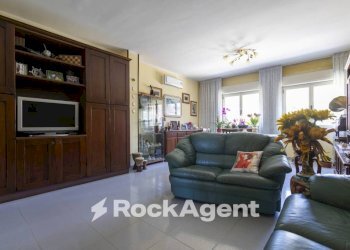 Salone - Quadrilocale via Monsignor Armando Fares, 21, Catanzaro - foto 9