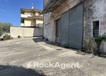 Cortile interno - Shed via Pedine, Tollo - photo 3
