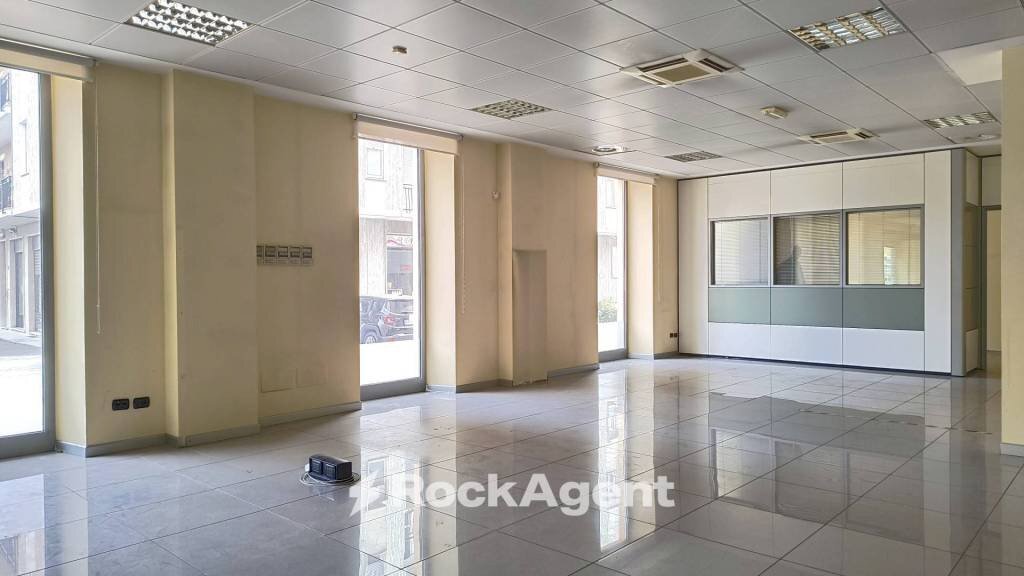 Interno non residenziale - Altro via Roma, 4, Chieri - foto 1
