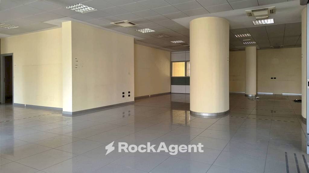 Interno non residenziale - Altro via Roma, 4, Chieri - foto 3