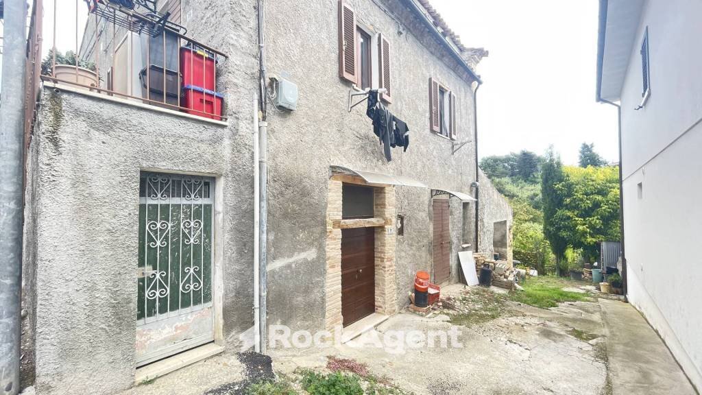 Facciata - Casa indipendente via San Pietro, 21, Sant'Omero - foto 3