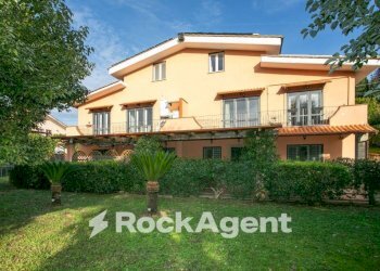 Facciata - Villa via del Laghetto, 26b, Civitella San Paolo - foto 2