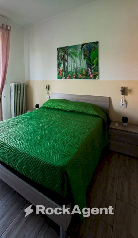 Camera da letto - Trilocale via Lorenteggio, 209, Milano (zona Lorenteggio) - foto 3