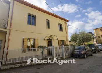 Facciata - Villa viale Vincenzo Gattoleo, 127, Catanzaro - foto 9