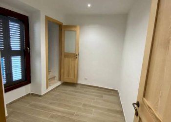 Camera da letto - Trilocale via Andrea Scriattoli, 16, Vetralla - foto 3