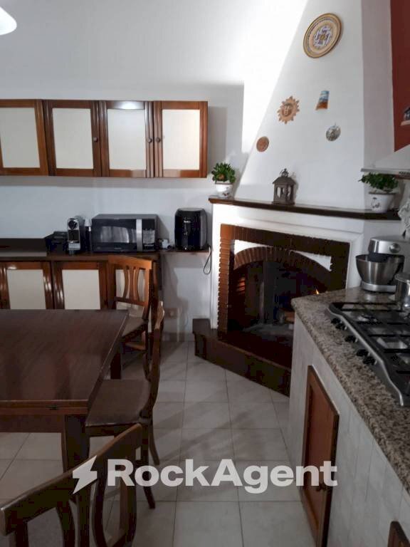 Cucina - Villa via Carrara 9, Latina - foto 3