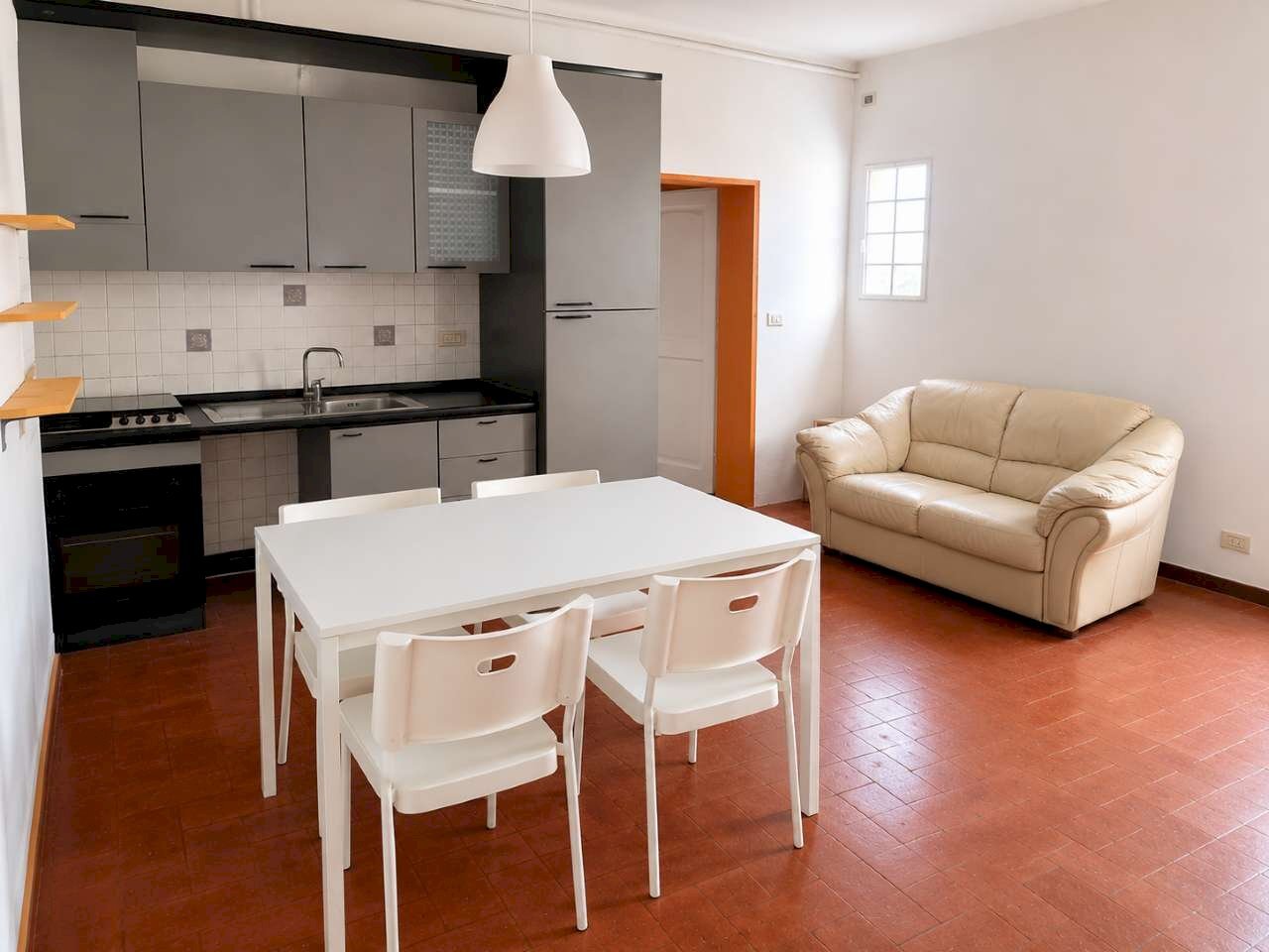 soggiorno - Bilocale vicolo Malgrado, 1, Bologna (zona Centro Storico) - foto 1