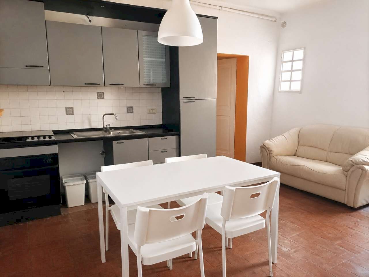 soggiorno - Bilocale vicolo Malgrado, 1, Bologna (zona Centro Storico) - foto 3