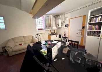 soggiorno - Bilocale vicolo Malgrado, 1, Bologna (zona Centro Storico) - foto 2