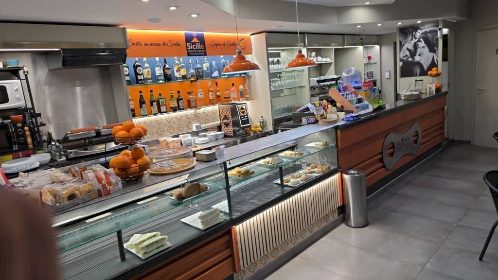 Interno non residenziale - Bar Tavola Calda - Fredda via Alfredo Catalani, Roma - foto 3