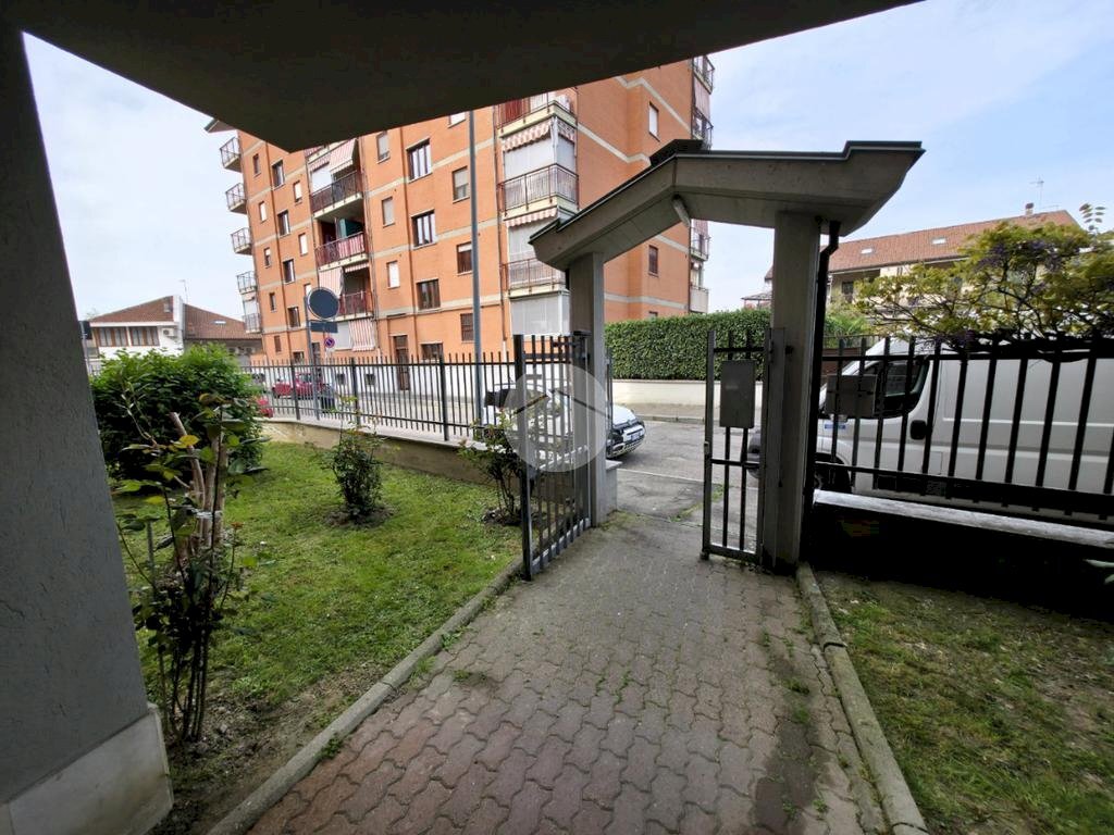 Bilocale Via Vittime di Bologna, Torino (zona Barca) - foto 1