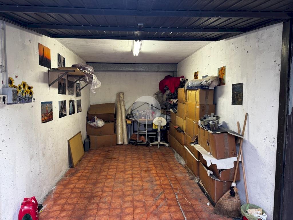 Box Corso F.lli Cervi, Grugliasco - foto 1