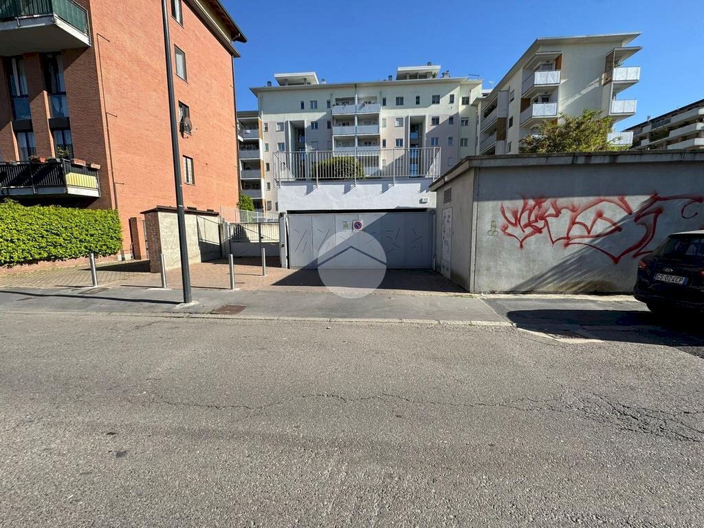 Box Via Diego Guicciardi, Milano (zona Maciachini) - foto 2