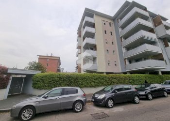 Box Via Diego Guicciardi, Milano (zona Maciachini) - foto 1