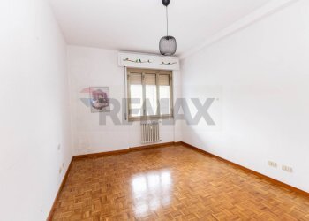 Camera matrimoniale - Trilocale Via Manzoni
 
1, Settimo Milanese - foto 13