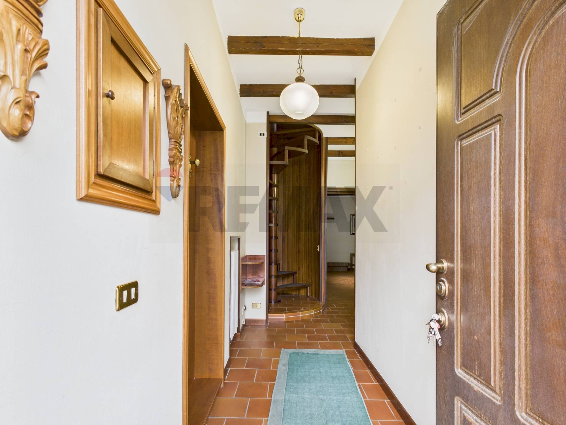 Hall / corridoio - Casa indipendente Stda Crotesi
 
39, Casteggio - foto 3