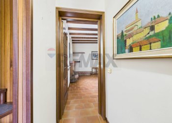 Hall / corridoio - Casa indipendente Stda Crotesi
 
39, Casteggio - foto 4