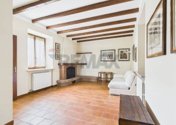 Soggiorno - Casa indipendente Stda Crotesi
 
39, Casteggio - foto 9