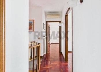 Hall / corridoio - Casa indipendente Stda Crotesi
 
39, Casteggio - foto 11