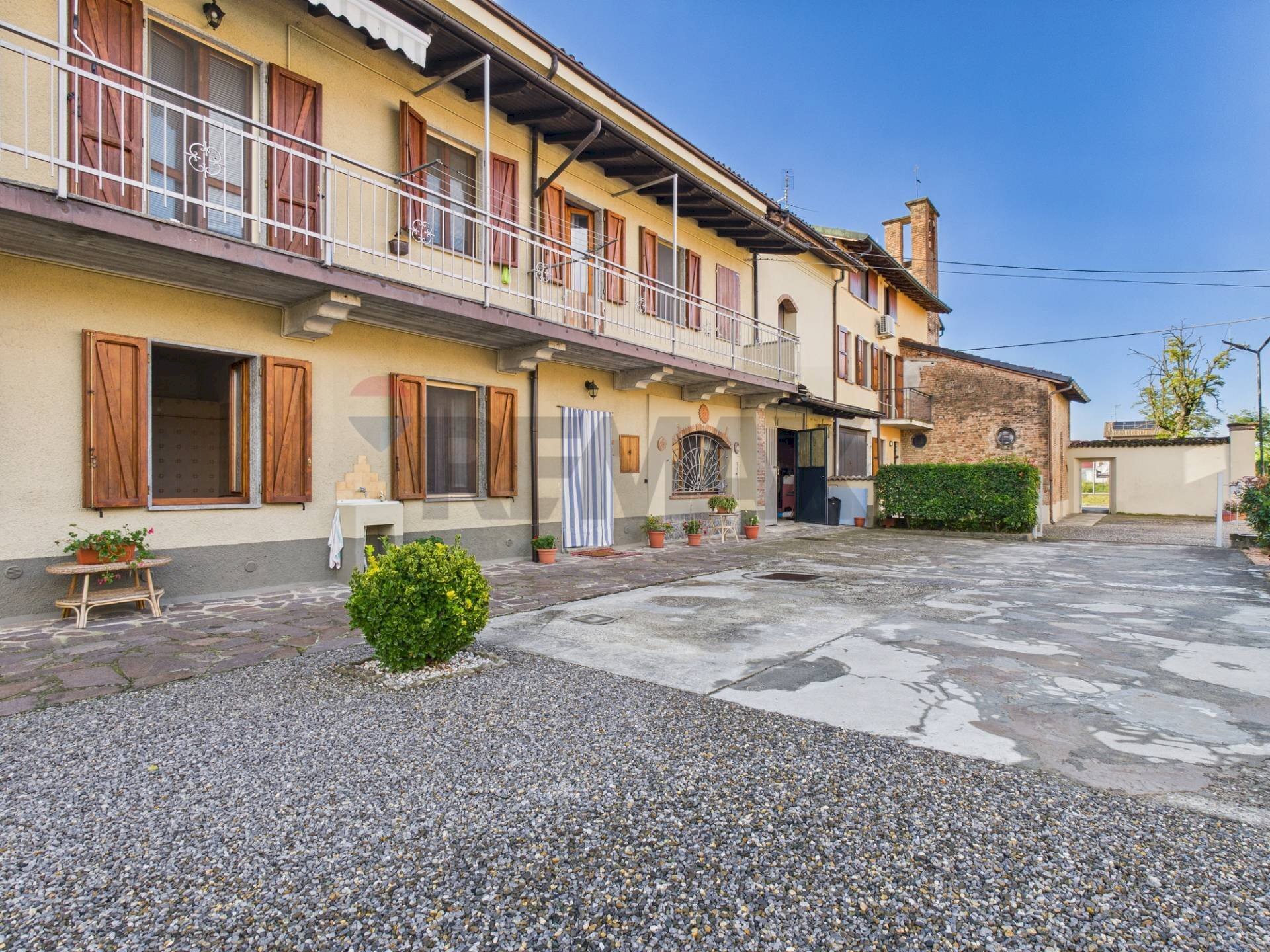 Corte - Casa indipendente FRAZIONE BOTTAROLO
 
4, Barbianello - foto 1