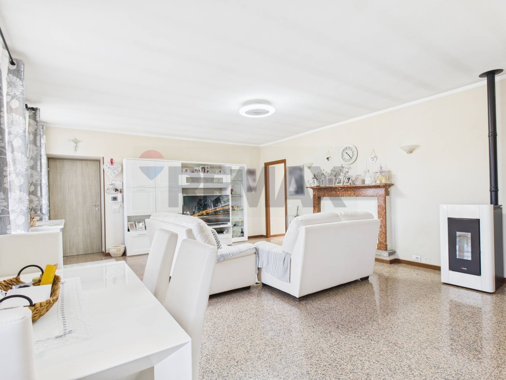 Soggiorno - Casa indipendente FRAZIONE BOTTAROLO
 
4, Barbianello - foto 3