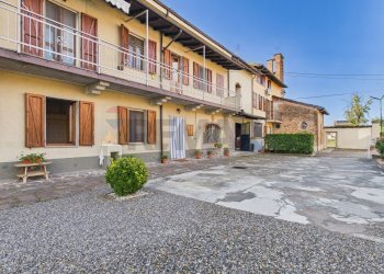 Corte - Casa indipendente FRAZIONE BOTTAROLO
 
4, Barbianello - foto 1